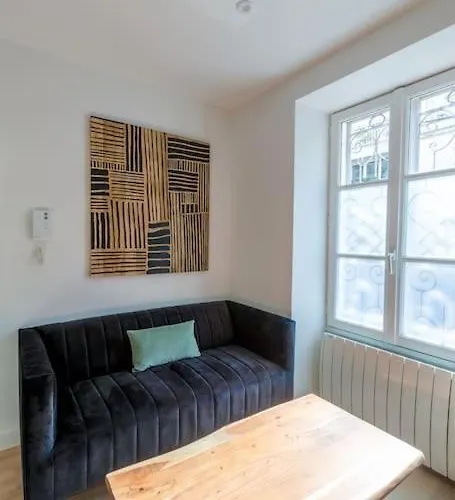 Contemporain Renove A 14eme * Párizs